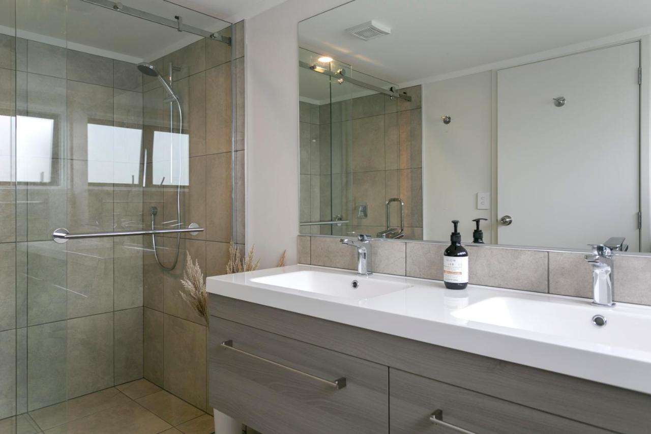 Acacia Bay Bach - Views, Spa & Serenity - Taupo Luaran gambar